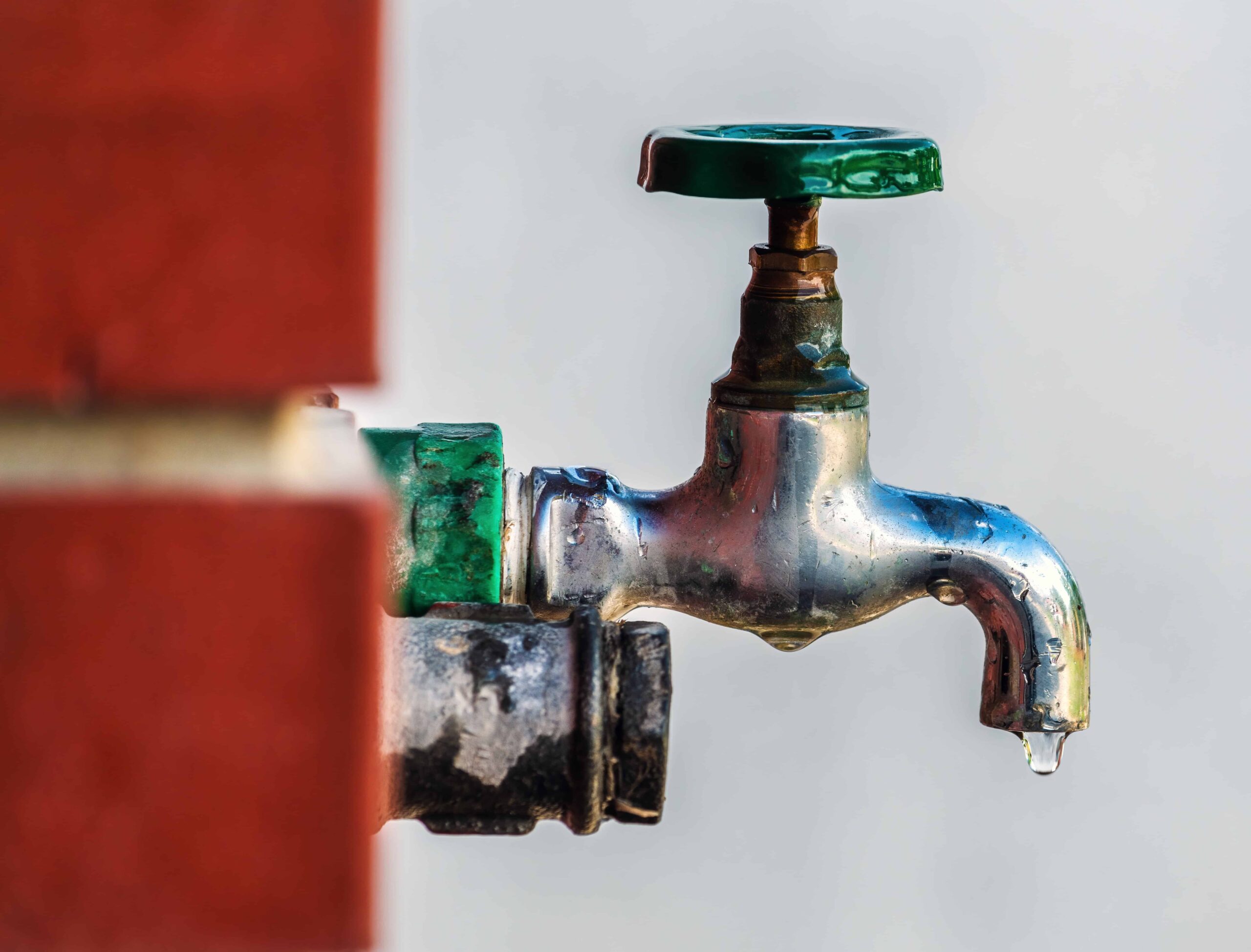 Common Summer Plumbing Mistakes East Greenwich Homeowners Should Avoid
