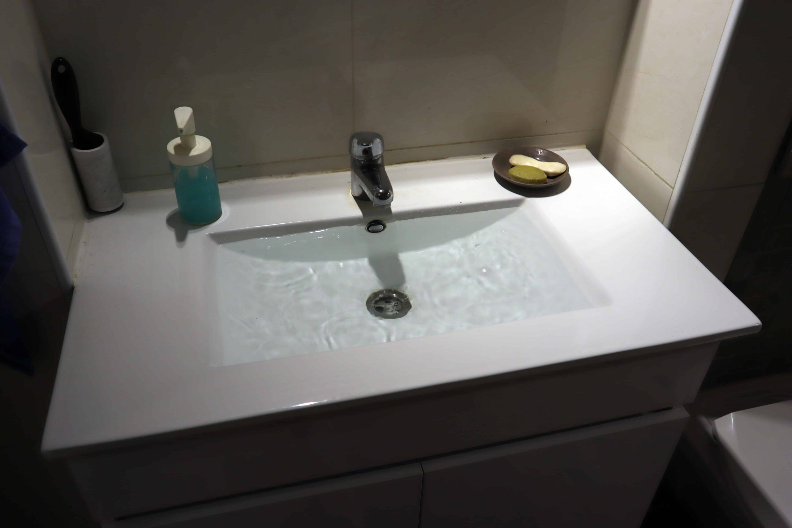 Common Summer Plumbing Mistakes East Greenwich Homeowners Should Avoid